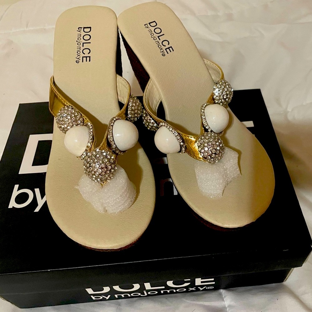 Brand New✨Dolce by Mojo Moxy Bling wedged sandals 👡